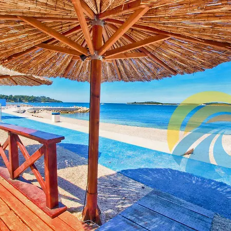 아파트 Silvano 1563 풀라