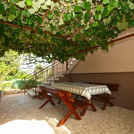 Silvano 1563 아파트 풀라